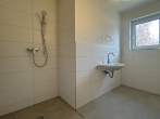 Ebenerdiges Duschbad - Geräumig und komfortabel: Hochwertige Neubauwohnung mit Terrasse