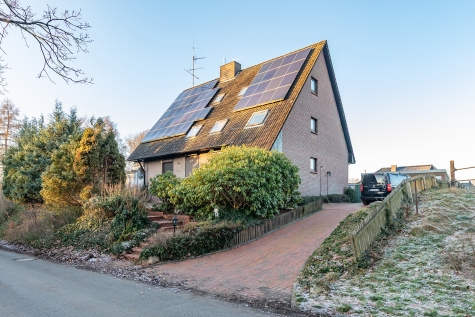 Mehrfamilienhaus mit drei Wohneinheiten in Eyendorf, 21376 Eyendorf, Mehrfamilienhaus