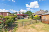 Garten - Haus mit kleiner Halle
