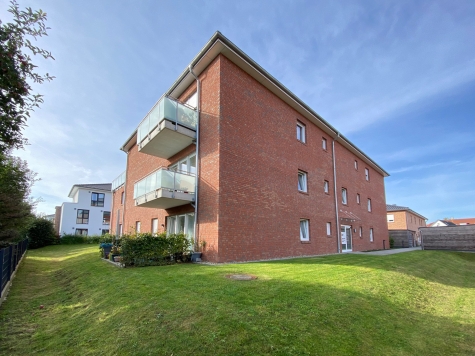 Hell und Seniorenfreundlich mit Balkon, 21423 Winsen (Luhe), Dachgeschosswohnung
