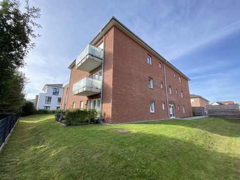 Hell und Seniorenfreundlich mit Balkon, 21423 Winsen (Luhe), Dachgeschosswohnung