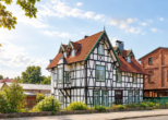 Villa und Werkstatt - Denkmalgeschützte Villa mit Konzept für 5 Ferienwohnungen