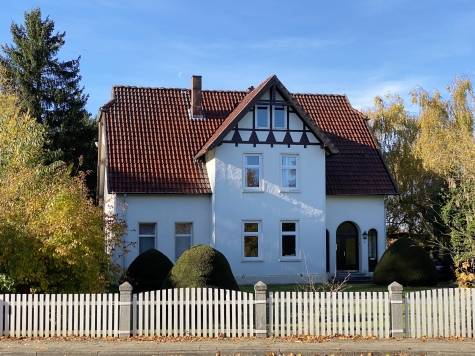 Charmantes Anwesen auf dem Lande – 8 Zimmer voller Möglichkeiten, 21376 Eyendorf, Einfamilienhaus