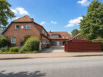 Innenhof von der Straße aus - Ca. 350 m² Wohnfläche. Faktor 12. Interessant?