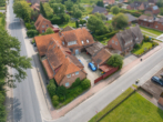 Vogelperspektive von links - Ca. 350 m² Wohnfläche. Faktor 12. Interessant?