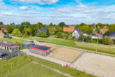Vogelperspektive - Moderne Wohnidylle mit eigener Pferdehaltung