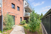 Zugang vom Carport - Neubau mit Komfort – ideal für Pendler!