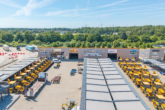Luftbild - Moderne Gewerbeimmobilie mit Hallen-, Büro- und Ausstellungsflächen im größten Gewerbegebiet von Winsen (Luhe)