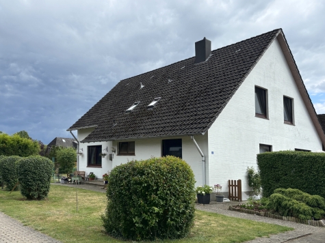 Helle und großzügige 4-Zimmer-Wohnung mit Garten, 21376 Salzhausen, Dachgeschosswohnung