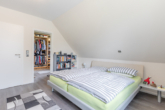 Schlafzimmer mit Ankleide - Austattungswunder mit Traumausblick!