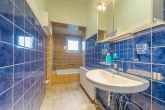 Badezimmer - Sanierungsprojekt mit Baugrundstück in zweiter Reihe!