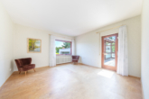 Schlafzimmer der Eltern - Zweifamilienhaus – mit Baupotential im Garten