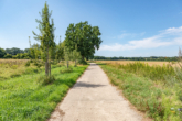 Schnell in der Natur - Zweifamilienhaus – mit Baupotential im Garten