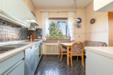 Küche - Zweifamilienhaus – mit Baupotential im Garten