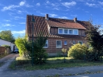 Hausansicht - Ruhiger Wohnen im Grünen: Doppelhaushälfte mit Garten