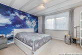 Schlafzimmer OG - Sonntagsbesichtigung am 18.05.2025 um 10 Uhr.