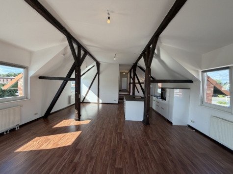 Licht, Raum und Charakter stilvolles Wohnen mit offenen Wohnbereich, 21438 Brackel, Dachgeschosswohnung