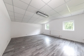Büro 1 - Gewerbe-, Lager- oder Werkstatthalle inklusive Büro!