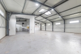 Hallenansicht 1 - Gewerbe-, Lager- oder Werkstatthalle inklusive Büro!