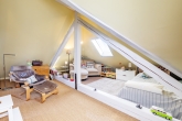 ausgebautes Dachgeschoss - Charmanter Winkelbungalow in ruhiger Lage!