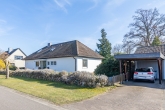 Vorderansicht - Charmanter Winkelbungalow in ruhiger Lage!